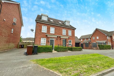 4 bedroom semi-detached house to rent, Underwood Road, Greater Manchester SK14