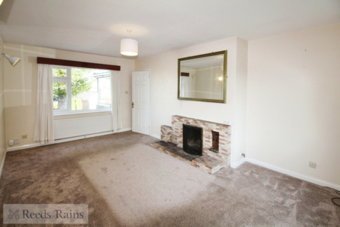 3 bedroom bungalow to rent, Gleave Avenue, Macclesfield SK10