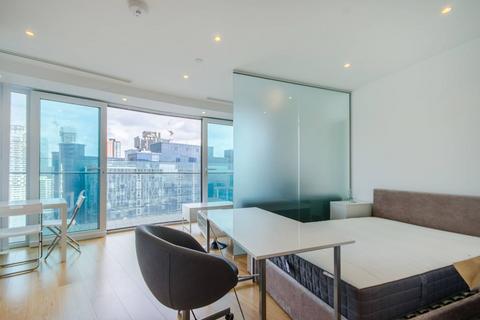 Studio to rent, Arena Tower, Canary Wharf, London, E14