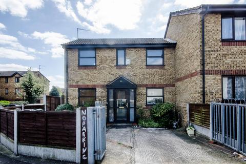 3 bedroom end of terrace house to rent, Green Pond Road, Walthamstow, London, E17