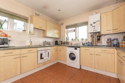 2 bedroom apartment for sale, Friars Avenue, Brentwood CM15