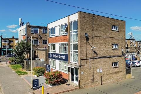 2 bedroom apartment for sale, Friars Avenue, Brentwood CM15