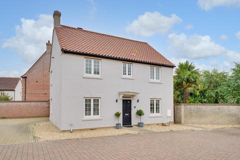 4 bedroom detached house for sale, Hampton Close, Fenstanton, Huntingdon, Cambridgeshire, PE28