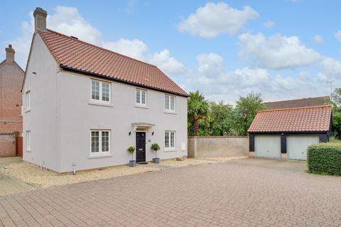 4 bedroom detached house for sale, Hampton Close, Fenstanton, Huntingdon, Cambridgeshire, PE28