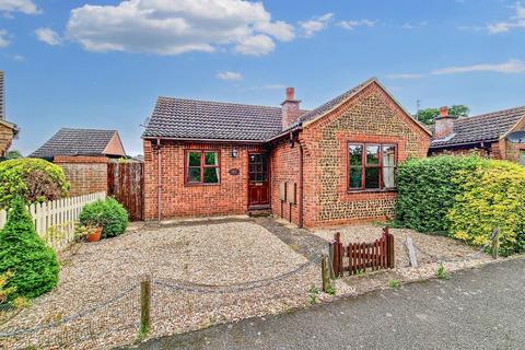 2 bedroom semi-detached house for sale, Gidney Drive, Heacham, King's Lynn, Norfolk, PE31