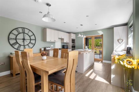 5 bedroom detached house for sale, Cheltenham Road, Evesham WR11