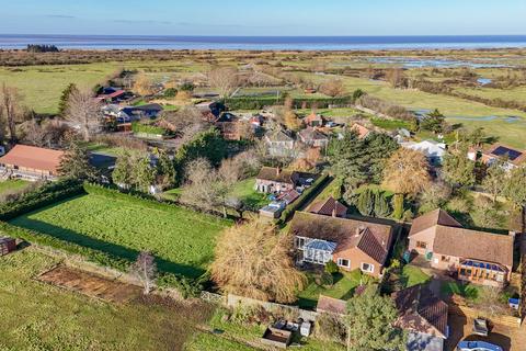 4 bedroom detached bungalow for sale, Beach Road, Snettisham