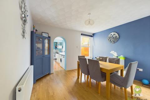 81 Barnsole Road, Gillingham, ME7 4DX