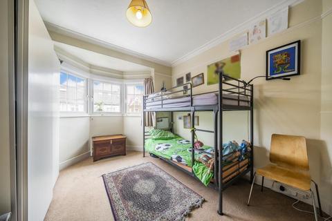 24 Bicester Road, Richmond, TW9 4QL