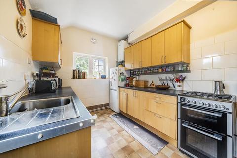 24 Bicester Road, Richmond, TW9 4QL