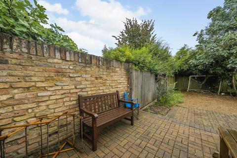 24 Bicester Road, Richmond, TW9 4QL