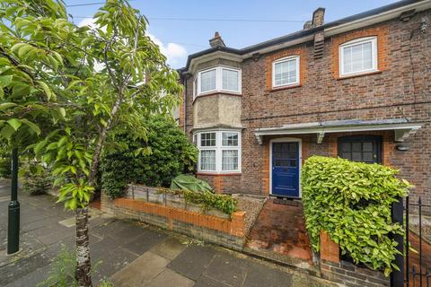 24 Bicester Road, Richmond, TW9 4QL