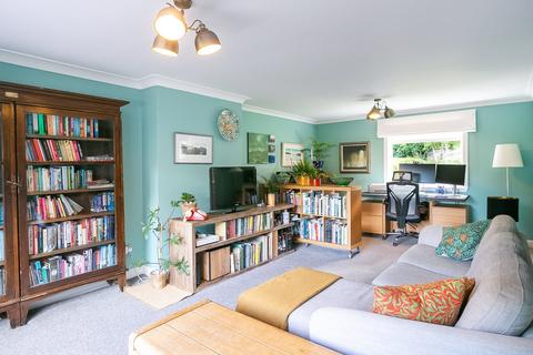 45 Firrhill Crescent, Edinburgh, EH13 9EW