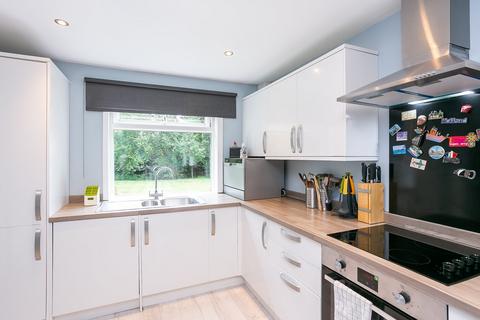 45 Firrhill Crescent, Edinburgh, EH13 9EW