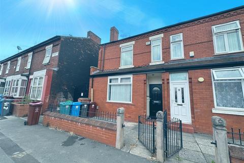 3 bedroom end of terrace house for sale, Broadfield Road, Manchester