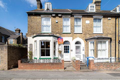 4 bedroom terraced house for sale, Newton Road, Faversham, ME13