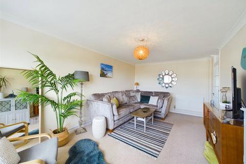 3 Cherrill Gardens, Bude, EX23 8SL