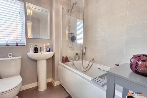 135 Manor Drive, Peterborough, PE4 7AR
