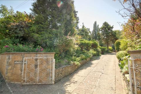 3 bedroom detached bungalow for sale, Oxford Road, Oxford, OX44