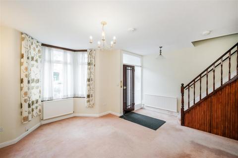 3 bedroom terraced house to rent, Bridge Road, East Ham, E6