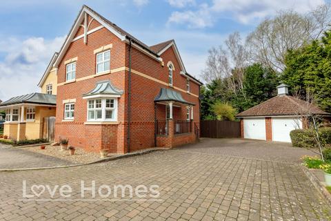 4 bedroom detached house for sale, Goodwood Close, Clophill