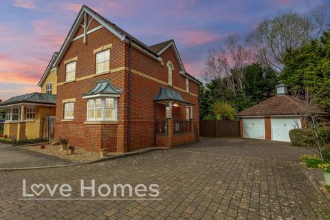 4 bedroom detached house for sale, Goodwood Close, Clophill