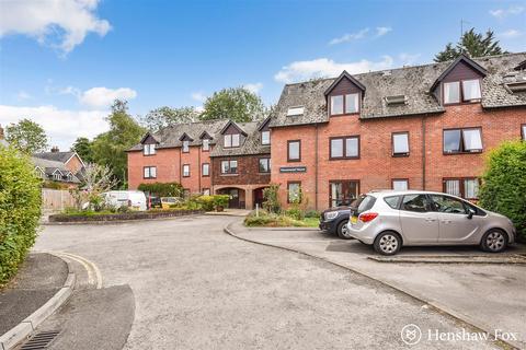 1 bedroom flat for sale, Middlebridge Street, Romsey Town Centre, Hampshire