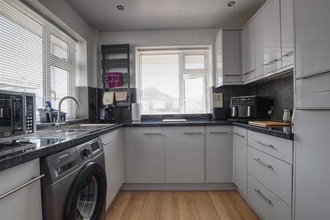 12 Gibb Close, Bexhill-on-sea, TN40 2PN