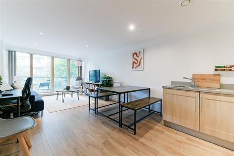 1 bedroom apartment for sale, Bassett House, 1 Durnsford Road, London