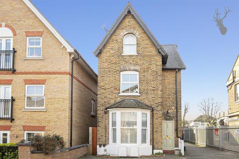 undefined, Queens Road, Buckhurst Hill IG9