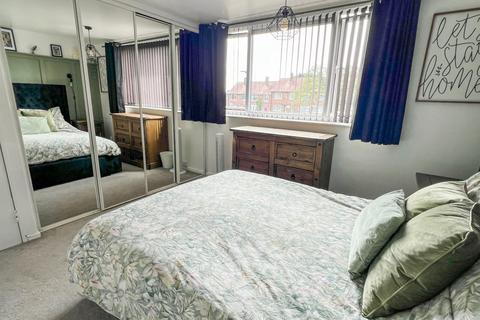 15 Haslam Crescent, Sheffield, S8 7GT