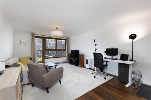 2 bedroom apartment for sale, Warwick Drive, London