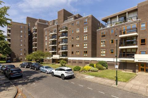 2 bedroom apartment for sale, Warwick Drive, London