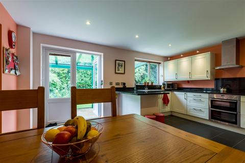 4 Mount Square, Leek, ST13 5DA