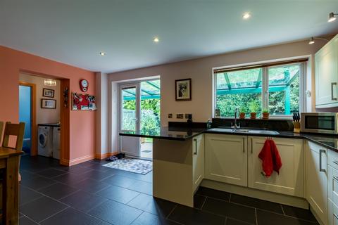 4 Mount Square, Leek, ST13 5DA