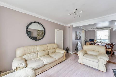 2 bedroom flat for sale, Lurline Gardens, Battersea, London, SW11