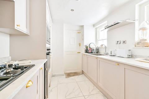 2 bedroom flat for sale, Lurline Gardens, Battersea, London, SW11