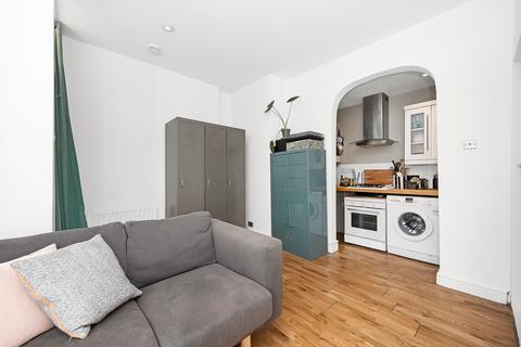 Studio for sale, Montem Road, SE4