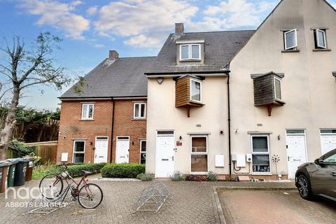 3 bedroom townhouse for sale, Butterscotch Row, School Mead, Abbots langley