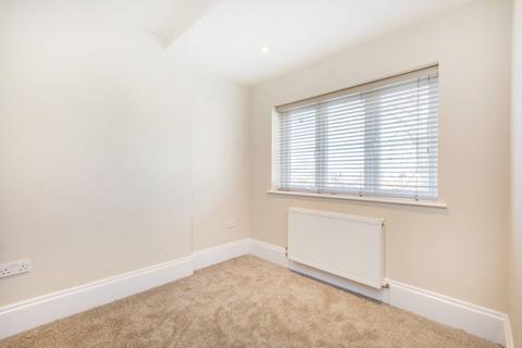 1 bedroom flat to rent, Heathhurst Road, South Croydon, CR2