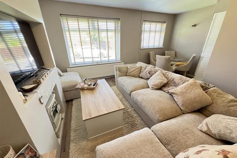 40 Far Meadow Lane, Wirral, CH61 4XW
