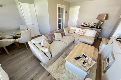 40 Far Meadow Lane, Wirral, CH61 4XW