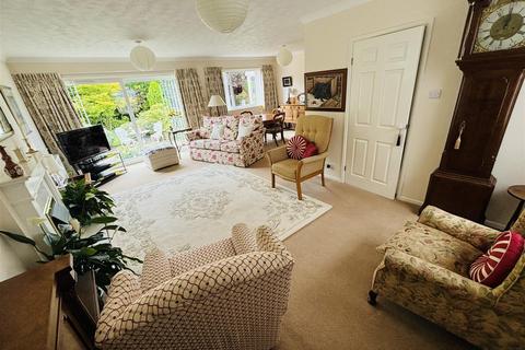 3 bedroom detached house for sale, Garway Close, Leamington Spa
