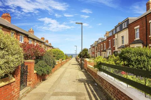 3 bedroom flat to rent, Helena Avenue, Whitley Bay