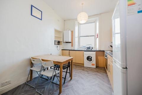 3 bedroom flat to rent, 2275L South Oxford Street, Edinburgh, EH8 9QF