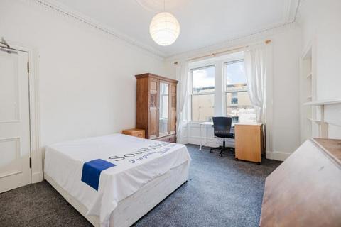 3 bedroom flat to rent, 2275L South Oxford Street, Edinburgh, EH8 9QF