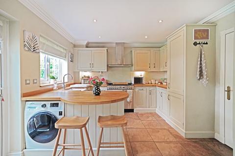 2 Doctors Close, Tanworth In Arden, Solihull, B94 5AY