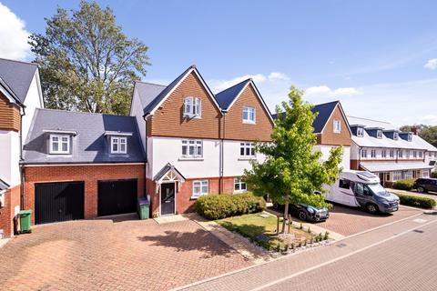 4 bedroom semi-detached house for sale, Westbrook Drive, Folkestone, CT20