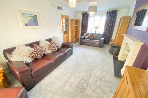 27 Buttercup Drive, Oldham, OL4 2QS