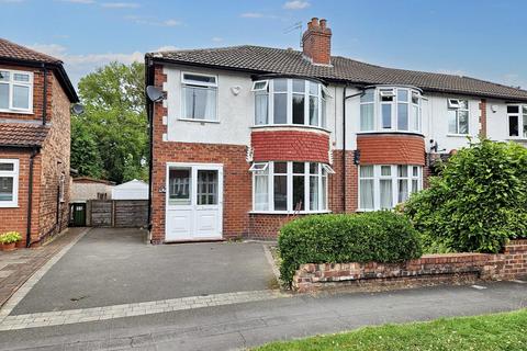 3 bedroom semi-detached house to rent, Acresfield Road, Timperley